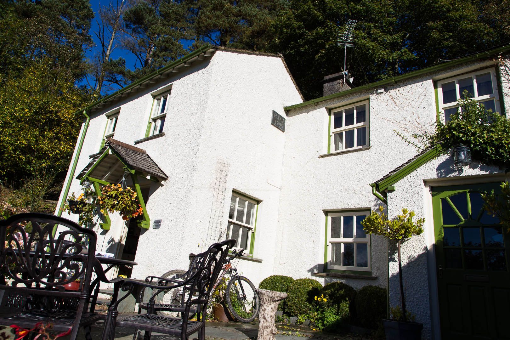 Brimstock Cottage from the side path