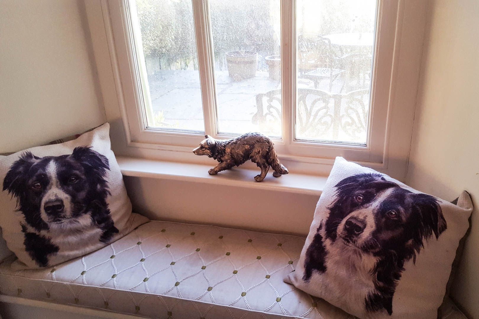 Lounge Window Seat