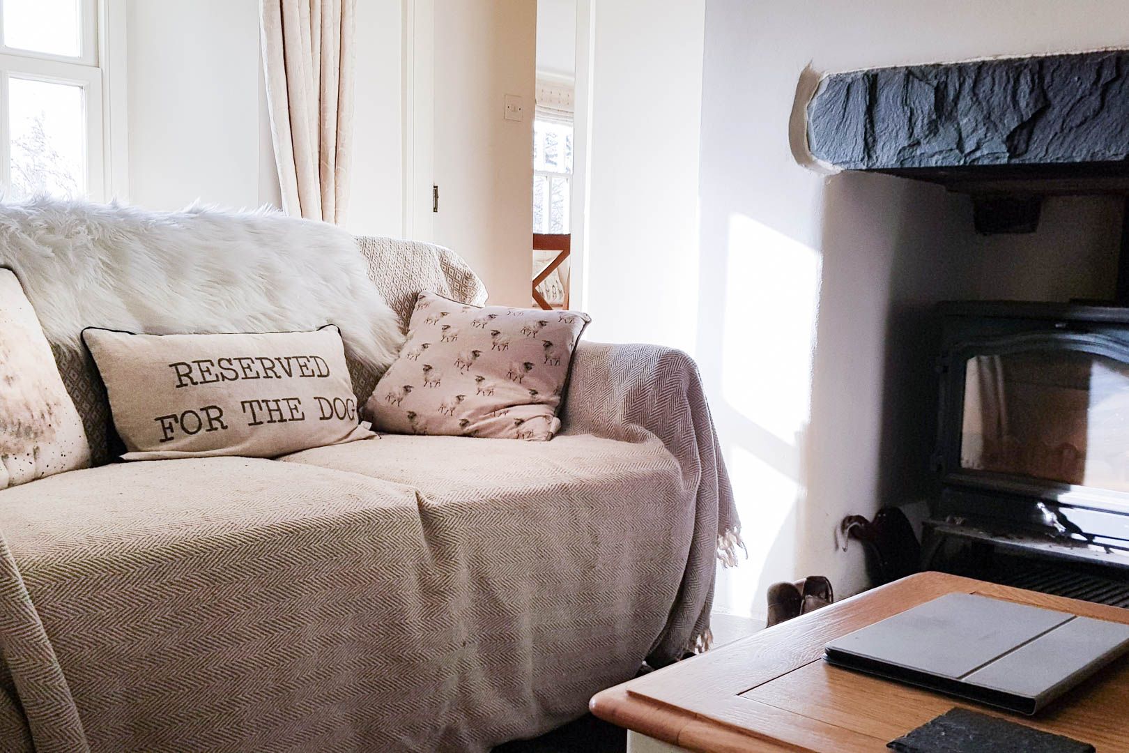 Brimstock Cottage - Lounge